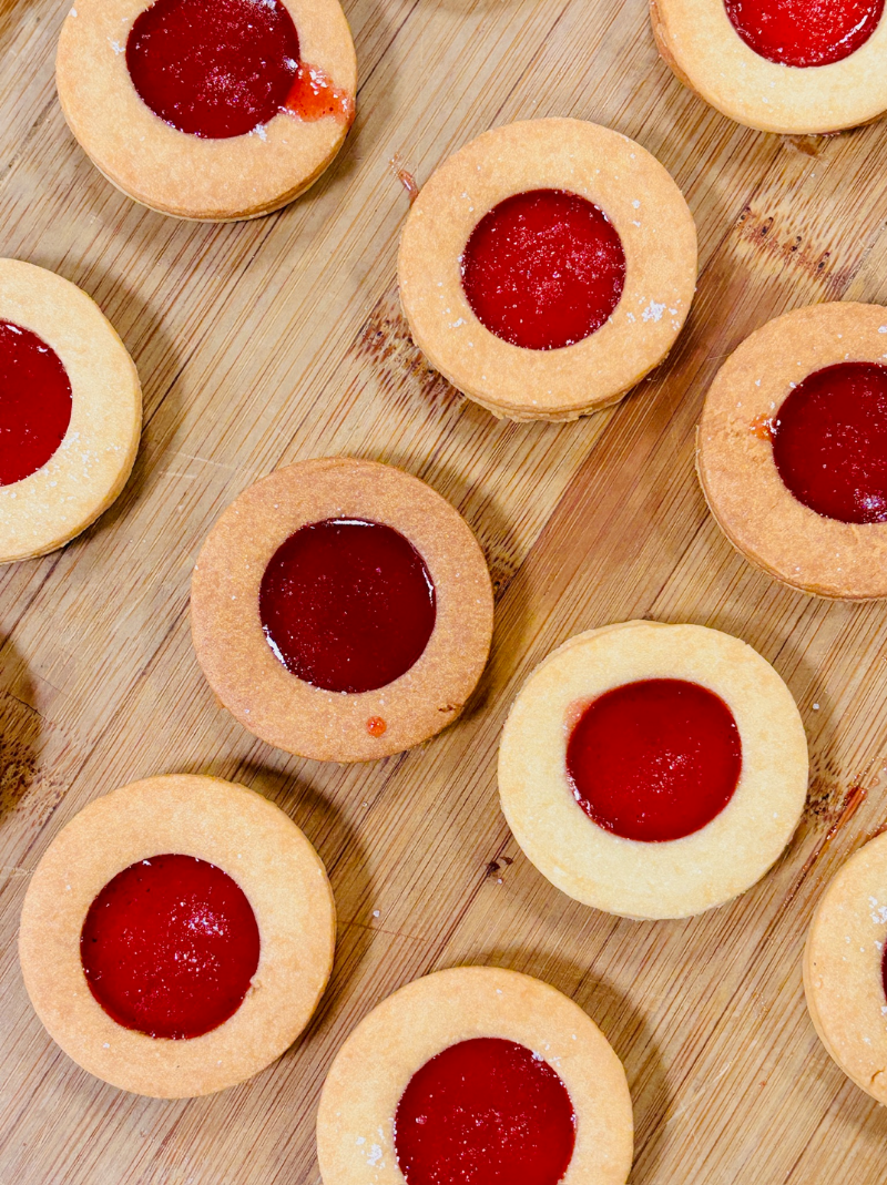 Raspberry Jam Sandwich Cookies Recipe
